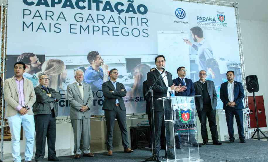 O bairro Uberaba, em Curitiba, será o primeiro do Paraná a receber o projeto Carretas do Conhecimento, idealizado pelo Governo do Paraná, através da Secretaria da Justiça, Família e Trabalho, em parceria com a Volkswagen e o Senai-PR