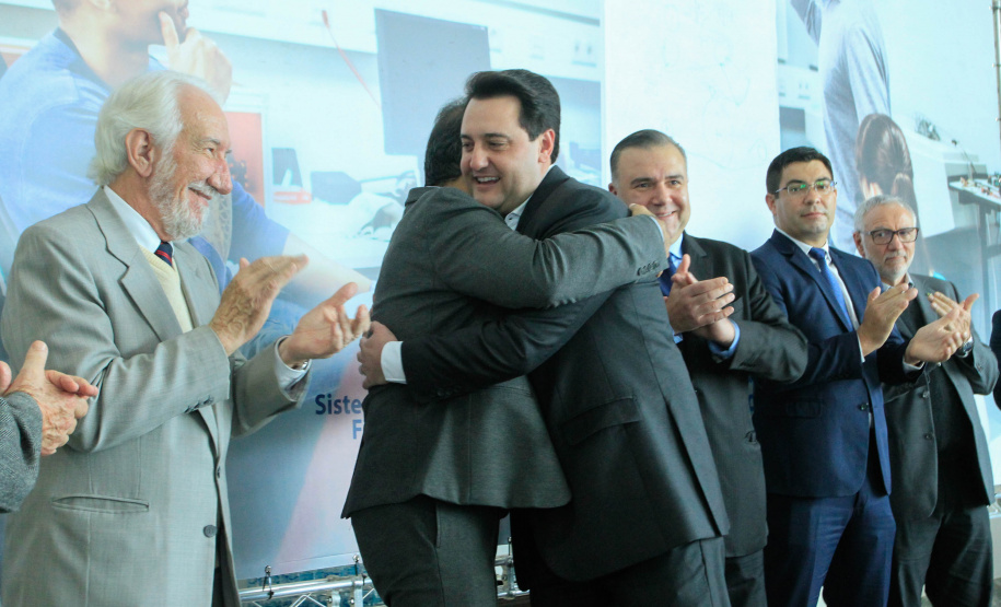 O bairro Uberaba, em Curitiba, será o primeiro do Paraná a receber o projeto Carretas do Conhecimento, idealizado pelo Governo do Paraná, através da Secretaria da Justiça, Família e Trabalho, em parceria com a Volkswagen e o Senai-PR