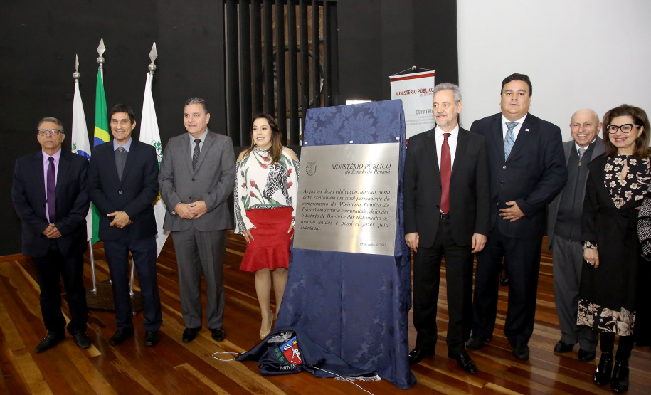 As ações conjuntas do Governo do Estado com órgãos de controle externo, como o Ministério Público Estadual (MP), são estratégicas para conter os casos de corrupção, o mal uso dos recursos públicos e evasão de divisas. A afirmação é do controlador-geral do Estado, Raul Siqueira, que participou nesta sexta-feira (5) de um encontro sobre controle social no combate à improbidade administrativa, realizado pelo MP, em Santo Antônio da Platina, no Norte Pioneiro. Foto: Jaelson Lucas/ANPr