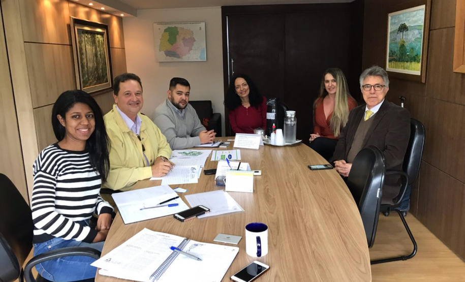 A equipe da Divisão de Resíduos Sólidos da Secretaria de Estado do Desenvolvimento Sustentável e do Turismo recebeu nesta semana representantes de associações responsáveis por resíduos pós-consumo.  -  Divulgação Sedest