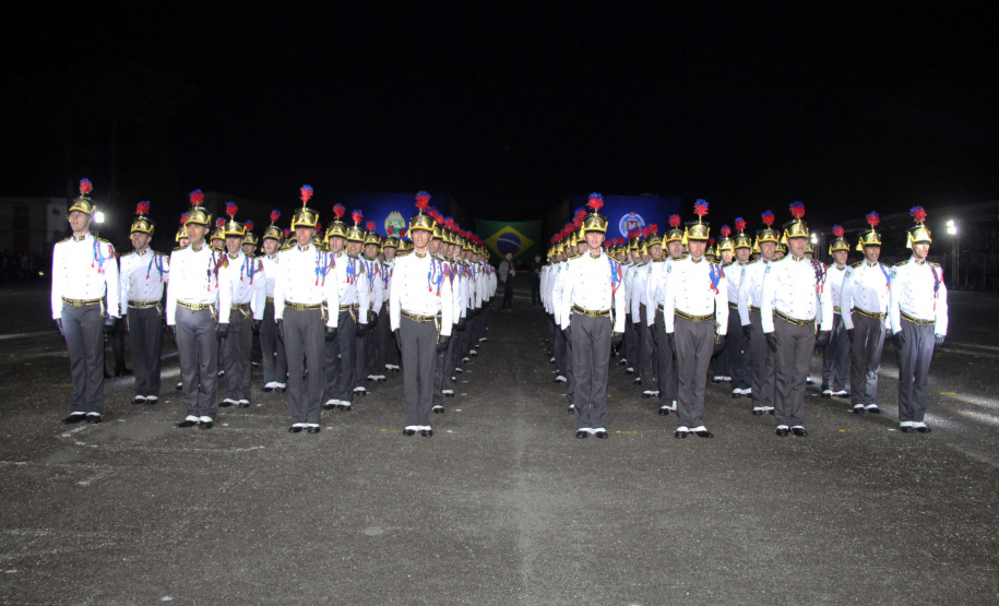 A formatura do Aspirantado 2019 nesta sexta-feira (05/07) concluiu a etapa de ensino de 93 policiais e bombeiros militares que há três anos ingressaram no Curso de Formação de Oficiais da Polícia Militar