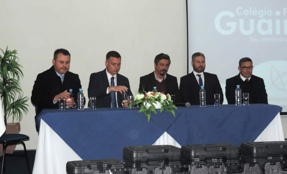 Unidades prisionais das regiões de Ponta Grossa e Guarapuava receberam armas e rádios comunicadores digitais. A entrega faz parte de um pacote de investimentos que somam R$ 22 milhões. O objetivo é equipar e modernizar o sistema prisional do Paraná.  -  Foto: Divulgação Depen