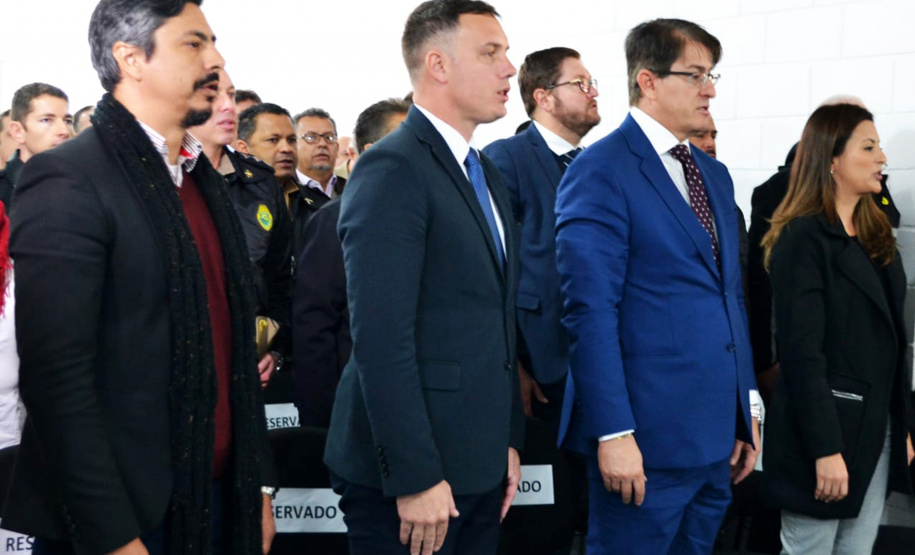 Unidades prisionais das regiões de Ponta Grossa e Guarapuava receberam armas e rádios comunicadores digitais. A entrega faz parte de um pacote de investimentos que somam R$ 22 milhões. O objetivo é equipar e modernizar o sistema prisional do Paraná.  -  Foto: Divulgação Depen