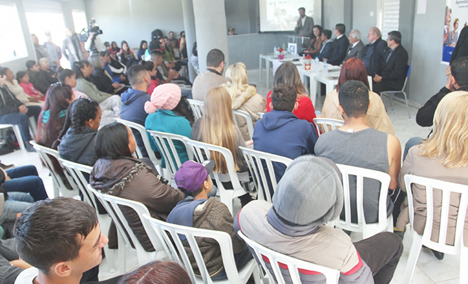 A Secretaria da Justiça, Família e Trabalho (Sejuf), por meio do Departamento do Trabalho e Estimulo à Geração de Renda e do Programa Família Paranaense, em parceria com o Centro Integrado Empresa-Escola do Paraná (CIEE/PR) vão promover cursos de capacitação pessoal e profissional às famílias em vulnerabilidade social no Paraná