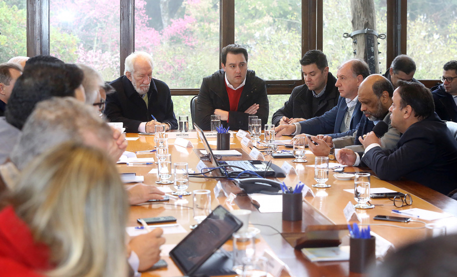 Governador Carlos Massa Ratinho Junior durante reunião com a equipe de governo. Foto: Jaelson Lucas/ANPr