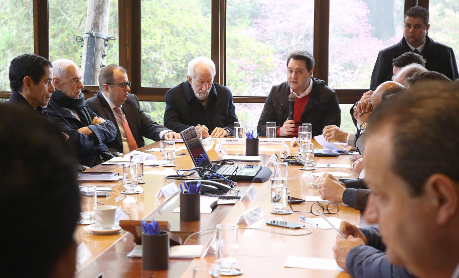 Governador Carlos Massa Ratinho Junior durante reunião com a equipe de governo. Foto: Jaelson Lucas/ANPr