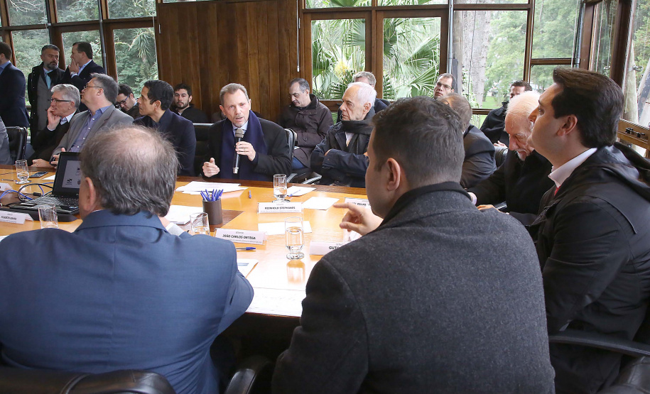 Governador Carlos Massa Ratinho Junior durante reunião com a equipe de governo. Foto: Jaelson Lucas/ANPr