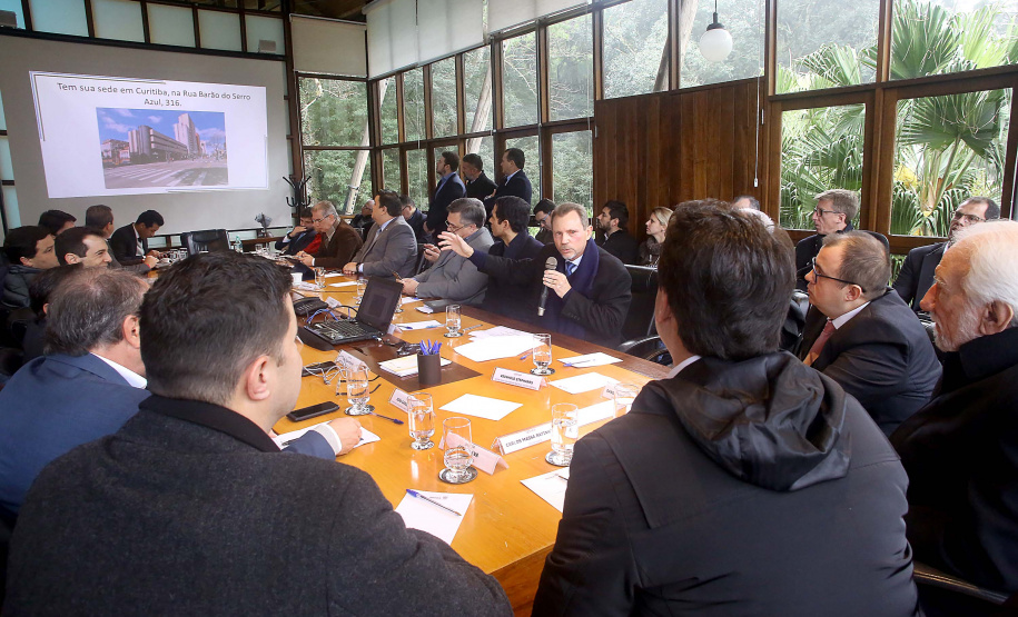 Governador Carlos Massa Ratinho Junior durante reunião com a equipe de governo. Foto: Jaelson Lucas/ANPr