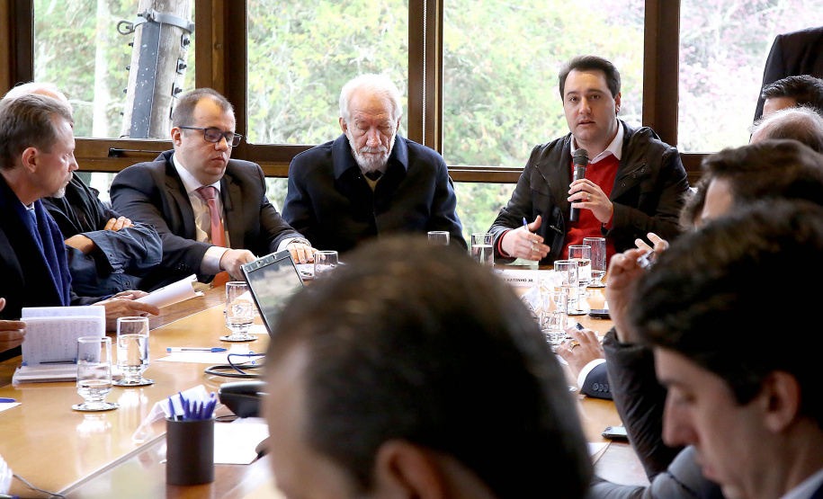 Governador Carlos Massa Ratinho Junior durante reunião com a equipe de governo. Foto: Jaelson Lucas/ANPr