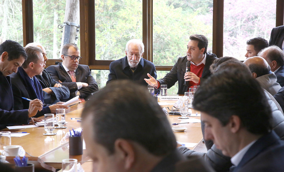 Governador Carlos Massa Ratinho Junior durante reunião com a equipe de governo. Foto: Jaelson Lucas/ANPr