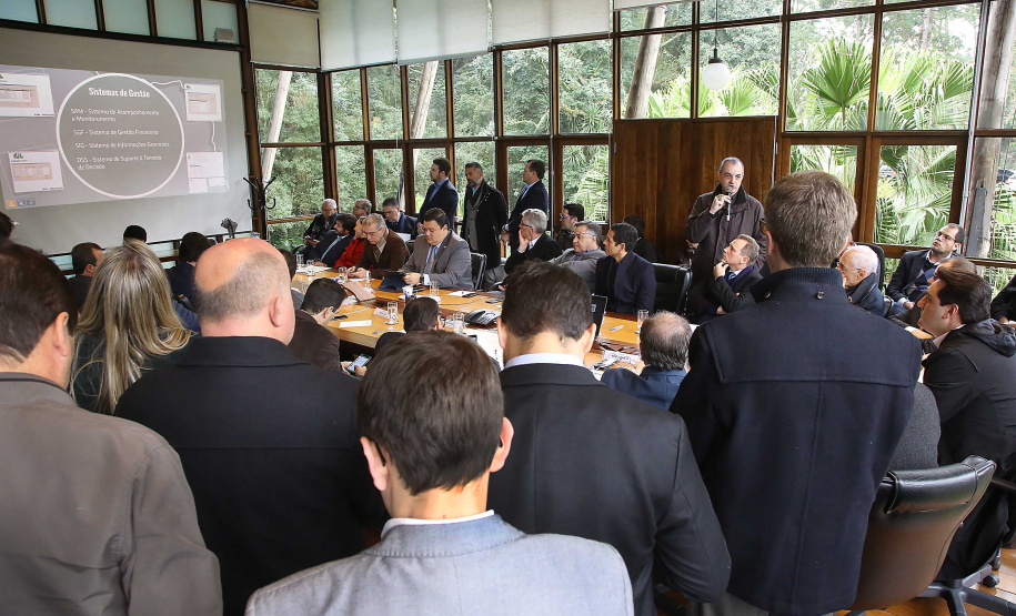 Governador Carlos Massa Ratinho Junior durante reunião com a equipe de governo. Foto: Jaelson Lucas/ANPr
