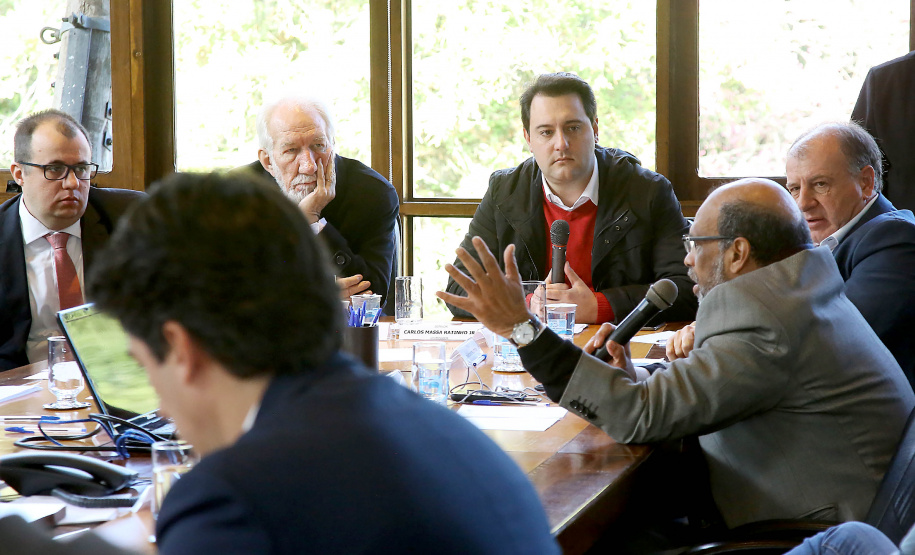 Governador Carlos Massa Ratinho Junior durante reunião com a equipe de governo. Foto: Jaelson Lucas/ANPr