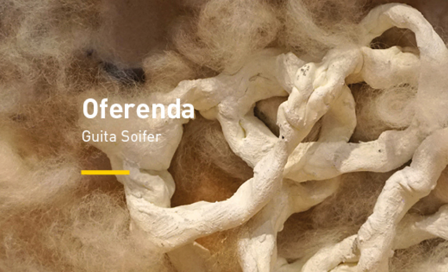 A artista paranaense Guita Soifer apresenta a sua exposição inédita, que poderá ser vista até o dia 25 de agosto, na Sala 10. ?Oferenda? é uma escultura contemporânea feita a partir de resina plástica que parece brotar da parede da sala expositiva, invadindo boa parte do espaço e provocando um efeito surrealista. - Curitiba, 09/07/2019 - Foto: