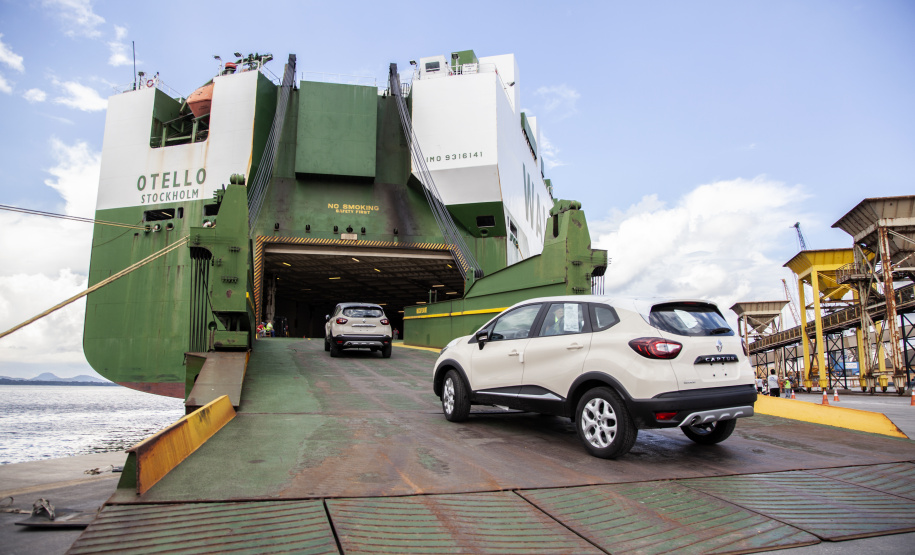 Em junho, os Portos de Paranaguá e Antonina movimentaram quase 5,3 milhões de toneladas de carga. O volume é 15% maior que o registrado no mesmo mês de 2018, quando foram 4,6 milhões de toneladas. Os números foram divulgados nesta terça-feira (9) pela empresa pública Portos do Paraná.  -  Foto: Cláudio Neves/Portos do Paraná