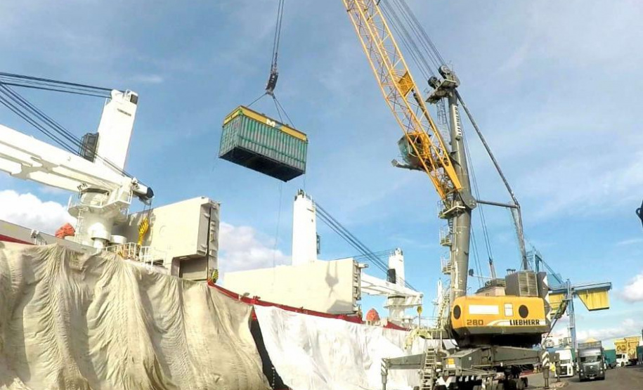 Em junho, os Portos de Paranaguá e Antonina movimentaram quase 5,3 milhões de toneladas de carga. O volume é 15% maior que o registrado no mesmo mês de 2018, quando foram 4,6 milhões de toneladas. Os números foram divulgados nesta terça-feira (9) pela empresa pública Portos do Paraná.  -  Foto: Arquivo Portos do Paraná