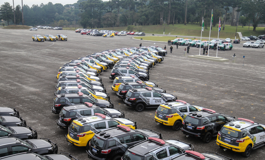 O governador Carlos Massa Ratinho Junior faz a entrega de viaturas para Polícia Civil e Polícia Militar nesta quarta-feira (10), na Acadêmia do Guatupê. Curitiba, 10/07/2019 -Foto: Geraldo Bubniak/ANPr