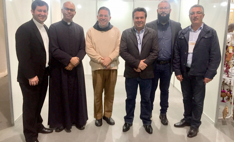 Começou nesta quarta feira (10), e vai até sexta feira (12), o XV Congresso Internacional de Turismo Religioso e Sustentável em Guarapuava. A Paraná Turismo participa neste importante evento que visa unir parcerias para divulgar as atrações e o potencial turístico da região.Foto: Edson Thomaz