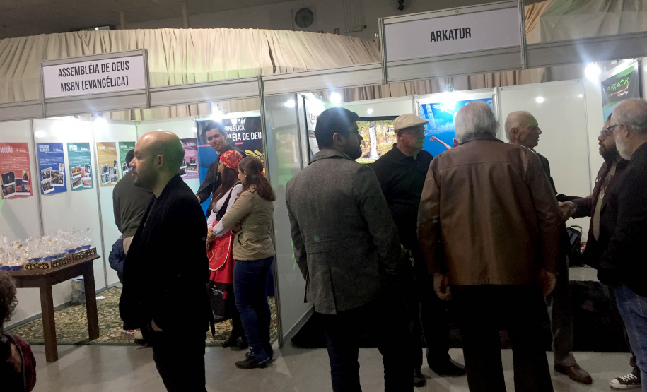 Começou nesta quarta feira (10), e vai até sexta feira (12), o XV Congresso Internacional de Turismo Religioso e Sustentável em Guarapuava. A Paraná Turismo participa neste importante evento que visa unir parcerias para divulgar as atrações e o potencial turístico da região.Foto: Edson Thomaz