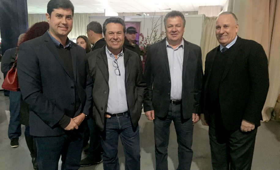 Começou nesta quarta feira (10), e vai até sexta feira (12), o XV Congresso Internacional de Turismo Religioso e Sustentável em Guarapuava. A Paraná Turismo participa neste importante evento que visa unir parcerias para divulgar as atrações e o potencial turístico da região.Foto: Edson Thomaz