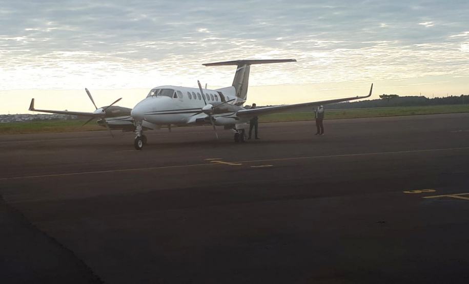 As cinco aeronaves à disposição do Governo do Estado têm também uma missão social. A frota é usada para o transporte de órgãos humanos e ajuda a fazer do Paraná referência em transplantes. Só neste ano foram 57 missões de apoio, perfazendo 117 horas e 55 minutos de voo, para o transporte de 111 órgãos.Foto: Arquivo/ANPr