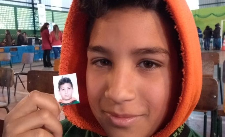 Cem mil atendimentos em 2019. Essa marca foi atingida nesta sexta-feira (12/07) pelo programa Paraná Cidadão, da Secretaria de Justiça, Família e Trabalho na cidade de Jaguariaíva – a 11ª a receber a feira de serviços no governo Ratinho Junior. Antes, foram contemplados Campo Magro, Piraquara, Porto Barreiro, Nova Aurora, Mandirituba, Palotina, Carlópolis, Porecatu, Assaí e Clevelândia.
Foto: Divulgação/SEJUF