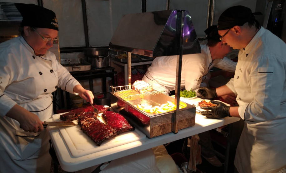 Guarapuava sediou neste final de semana o Inverno Gastronômico, evento que reuniu mais de 50 expositores de comida ou bebida. O evento aconteceu com o apoio do governo estadual, por meio da Paraná Turismo e Emater. Foto: Edson Thomaz