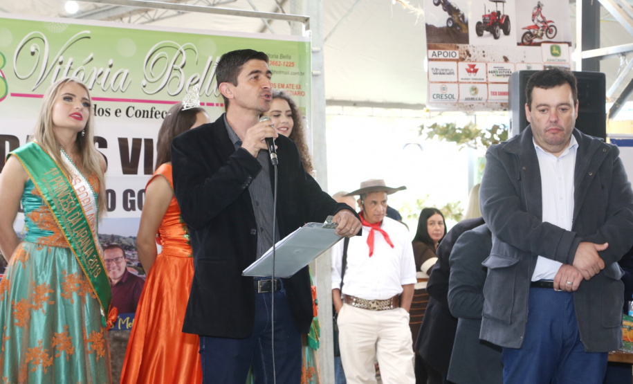 O Instituto Agronômico do Paraná (Iapar) e a Secretaria de Estado da Agricultura e do Abastecimento lançaram neste domingo (14) em Cerro Azul, na Região Metropolitana de Curitiba, durante a Festa Nacional da Poncã, o projeto de um viveiro de mudas que permitirá prolongar a oferta da fruta fora da estação fria do ano. Foto: Gilson Abreu/ANPr
