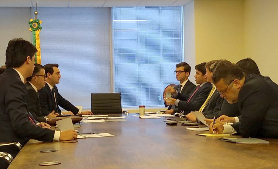 governador Carlos Massa Ratinho Junior se encontrou nesta segunda-feira (15), em Nova York, com representantes do banco JP Morgan para tratar de parcerias entre o Estado e a instituição, uma das maiores corporações do sistema financeiro mundial. O tema da reunião foram projetos de Parceria Público-Privadas (PPPs). Foto: Divulgação/ANPr