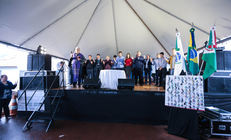 Entrega de moradias para 100 famílias de Marechal Cândido Rondon, no Oeste do Paraná, nesta segunda-feira (15). Marechal Cândido Rondon, 15/07/2019 -  Foto: Geraldo Bubniak/ANPr