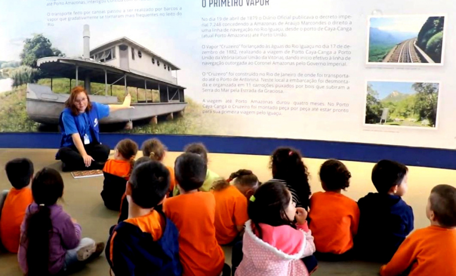 A história do maior rio do Estado do Paraná, o Iguaçu, já pode ser vivenciada por crianças da Educação Infantil, em Curitiba. Apesar de julho ser momento de pausa nas atividades em sala, a novidade vem em boa hora para os educadores, uma vez que o recesso escolar é, também, dedicado ao planejamento para o próximo período. Foto:Divulgação/Sanepar