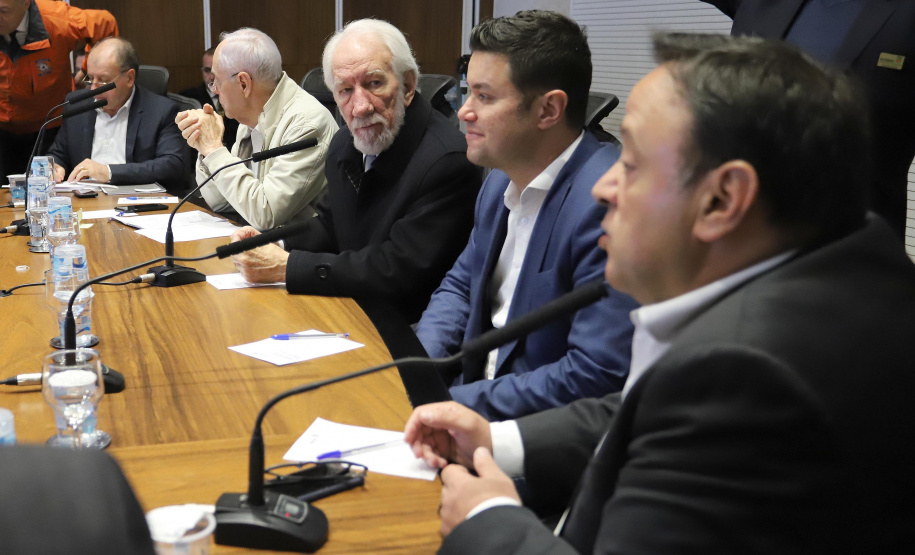 O governador em exercício Darci Piana reunido com o secretariado de Governo.Curitiba, 16-07-19.Foto: Arnaldo Alves / ANPr.