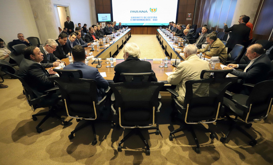 O governador em exercício Darci Piana reunido com o secretariado de Governo.Curitiba, 16-07-19.Foto: Arnaldo Alves / ANPr.