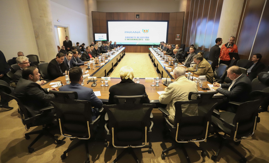 O governador em exercício Darci Piana reunido com o secretariado de Governo.Curitiba, 16-07-19.Foto: Arnaldo Alves / ANPr.