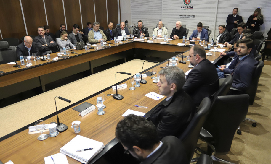 O governador em exercício Darci Piana reunido com o secretariado de Governo.Curitiba, 16-07-19.Foto: Arnaldo Alves / ANPr.