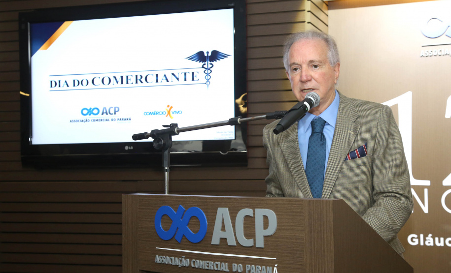 De acordo com o presidente da Associação Comercial do Paraná, Gláucio Geara, o Paraná conta com cerca de 3 milhões de empresários atuando no setor do comércio, desde pequenos lojistas até grandes empreendedores. “Os comerciantes são a ponta da economia. O que a indústria e a agricultura produzem, o comércio é que vai vender”, disse. Foto: Jaelson Lucas/ANPr