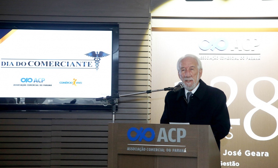 O volume de empregos e negócios gerados no comércio demonstram a importância econômica e a responsabilidade social do setor no Paraná e no Brasil, afirmou o governador em exercício Darci Piana, nesta terça-feira (16), na cerimônia que celebrou o Dia do Comerciante. O evento foi promovido em Curitiba pela Associação Comercial do Paraná (ACP). Foto: Jaelson Lucas/ANPr