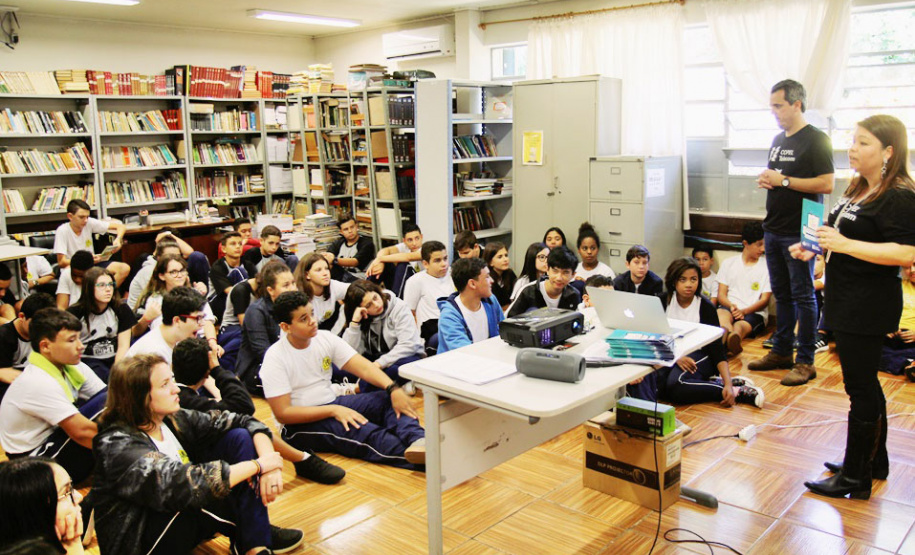 Escolas estaduais receberão projeto contra bullying digital. Foto: Copel