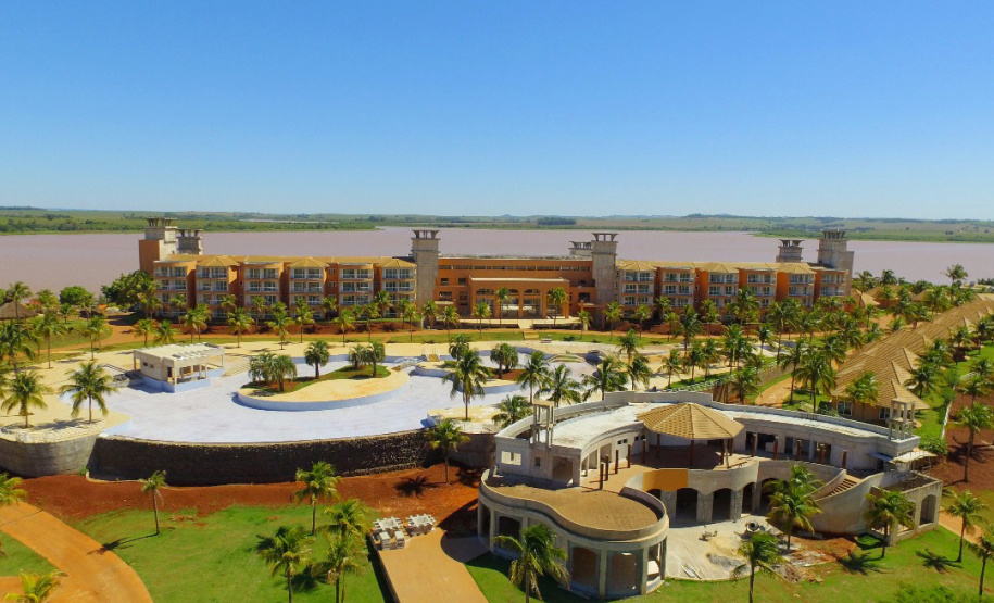 As Agências do Trabalhador dos municípios de Primeiro de Maio e de Sertaneja, ligadas à Secretaria da Justiça, Família e Trabalho (Sejuf) vão intermediar aproximadamente 400 vagas de emprego para o Hard Rock Hotel Ilha do Sol, no Norte do Paraná. A parceria foi firmada esta semana, durante reunião no escritório regional da Sejuf, em Londrina. Foto:Divulgação/ SEJUF