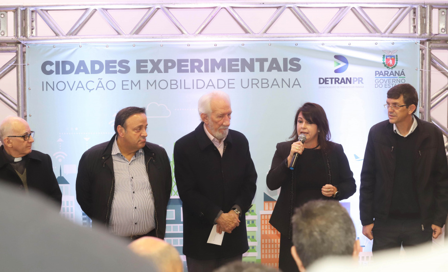 Agregar soluções inteligentes para melhorar a mobilidade urbana nos municípios paranaenses