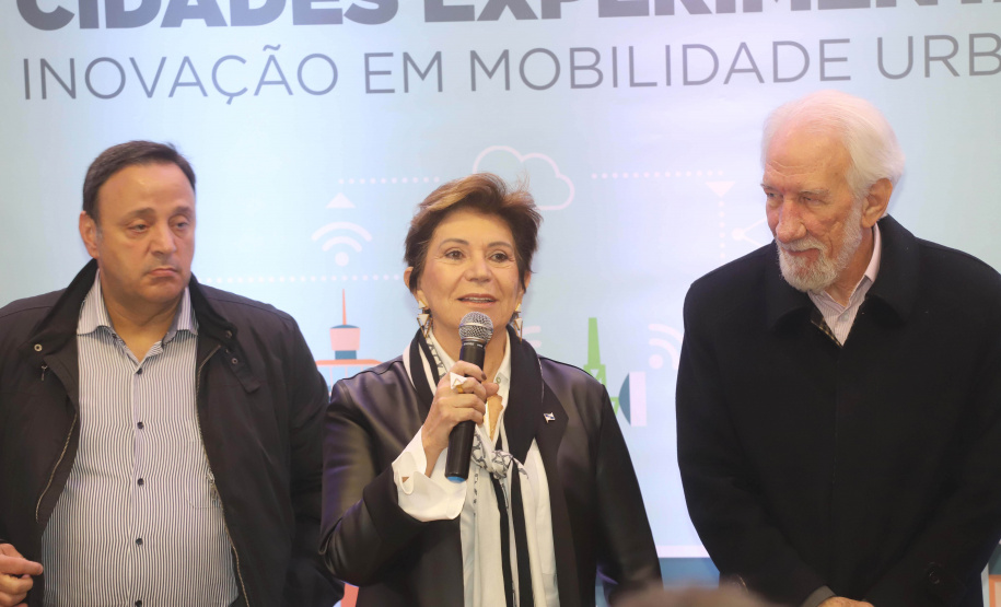 Agregar soluções inteligentes para melhorar a mobilidade urbana nos municípios paranaenses