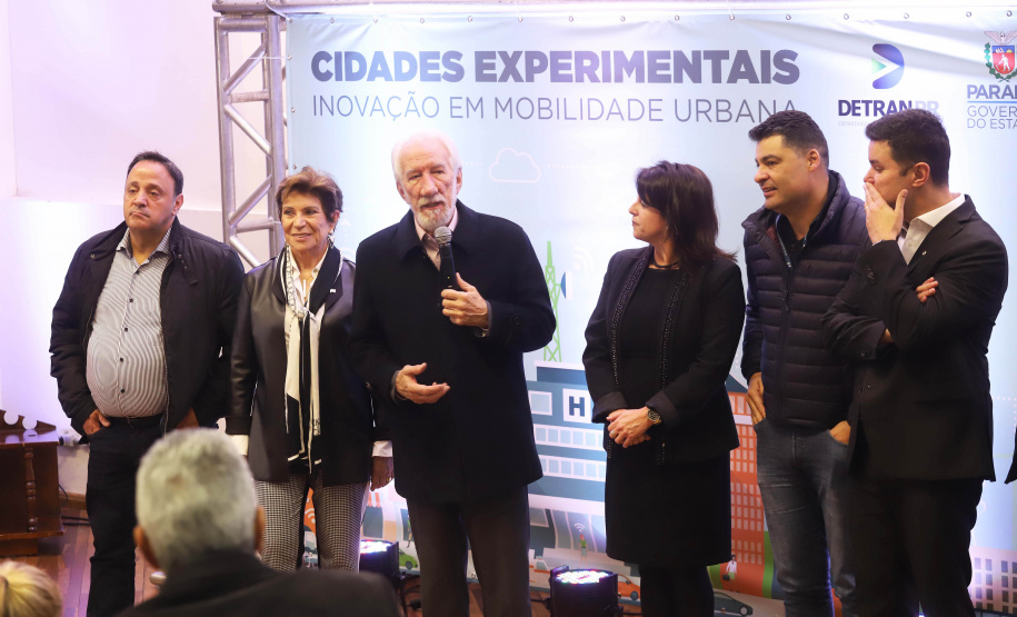 Agregar soluções inteligentes para melhorar a mobilidade urbana nos municípios paranaenses