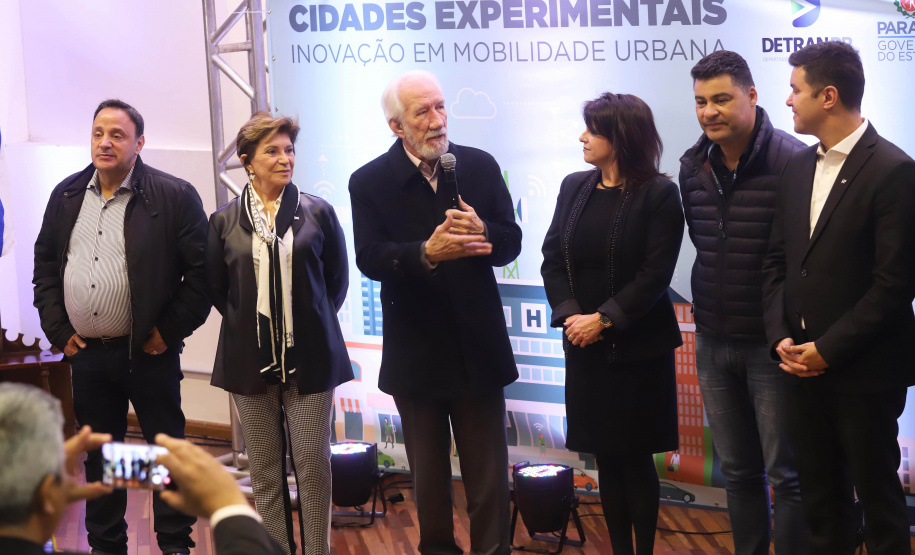 Agregar soluções inteligentes para melhorar a mobilidade urbana nos municípios paranaenses