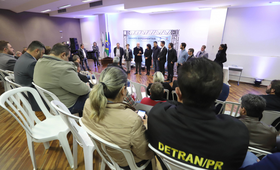 Agregar soluções inteligentes para melhorar a mobilidade urbana nos municípios paranaenses