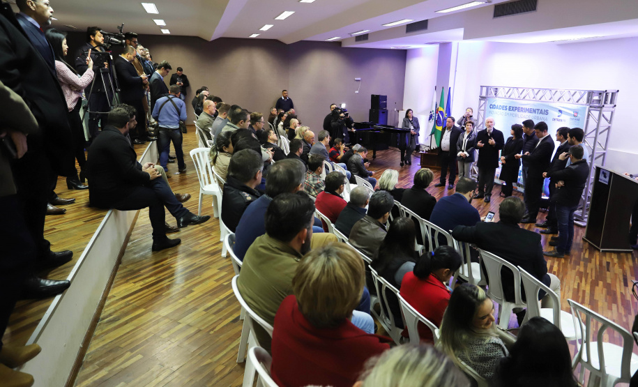 Agregar soluções inteligentes para melhorar a mobilidade urbana nos municípios paranaenses