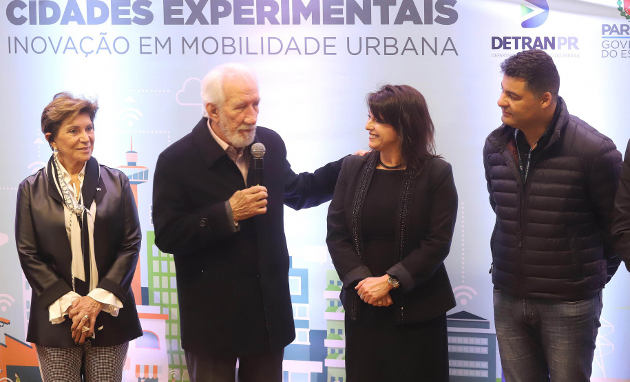 Agregar soluções inteligentes para melhorar a mobilidade urbana nos municípios paranaenses