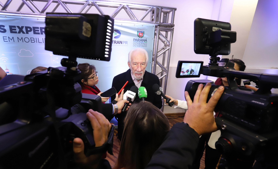 Agregar soluções inteligentes para melhorar a mobilidade urbana nos municípios paranaenses