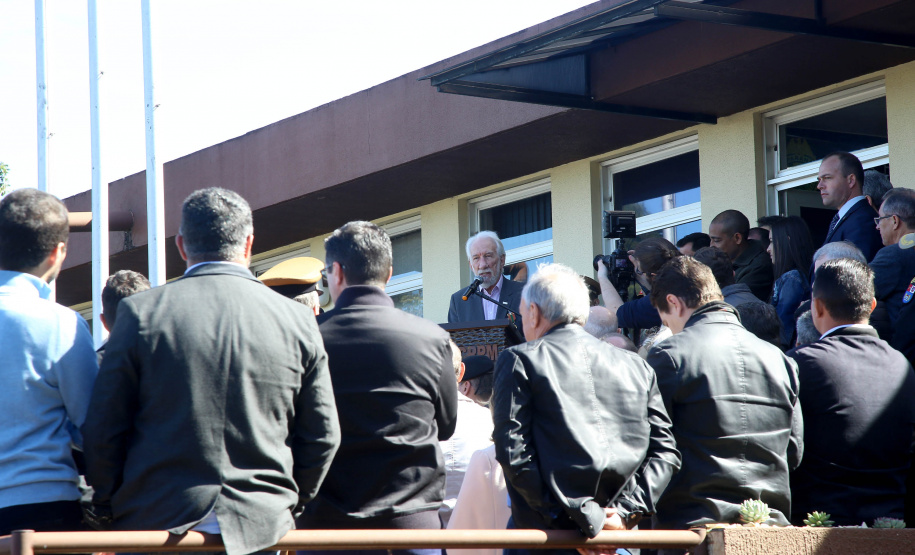 O governador em exercício Darci Piana e o chefe da Casa Civil, Guto Silva, entregaram nesta quinta-feira (19) quatro novas viaturas para reforçar as ações policiais na região de Pato Branco, no Sudoeste do Paraná