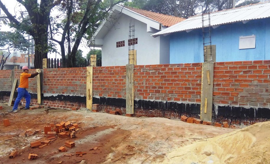 A Companhia de Saneamento do Paraná (Sanepar) está ampliando o sistema de reservação de água de Paranavaí, com a construção de quatro novos reservatórios e 11 estações elevatórias. A empresa está investindo R$ 9,6 milhões nessas obras, que vão aumentar em 62% a capacidade de reservação de água na cidade. Juntas, as novas unidades somam 5 milhões de litros de água. Foto: Sanepar