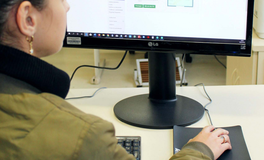 A Polícia Civil do Paraná (PCPR) emitiu 408% mais carteiras de identidade, na modalidade 2ª via rápida, nos primeiros seis meses deste ano, em relação ao mesmo período de 2018. Enquanto de janeiro a junho do ano passado foram confeccionados 14.665 documentos solicitados pela internet, em 2019 foram emitidos 74.485. Foto: DivulgaçãoPCPR