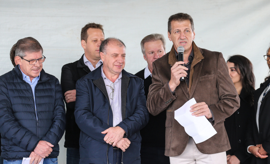 O governador em exercício do Paraná Darci Piana inaugura nesta sexta-feira (19), o Centro Municipal de Atendimento Educacional Especializado (Cmaee) Gustavo Maier, no bairro Guarituba, em Piraquara, Região Metropolitana de Curitiba.   Na foto  o gerente regional de Governo da Caixa Econômica Federal, Altamir Risso em discurso. Curitiba, 19/07/2019 -  Foto: Geraldo Bubniak/ANPr